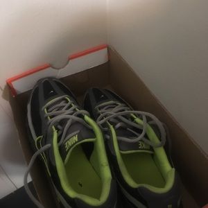 Men’s Nike sneaker